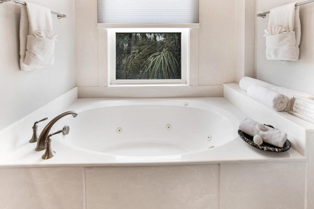 Villa By The Sea ไทบีไอส์แลนด์ ภายนอก รูปภาพ